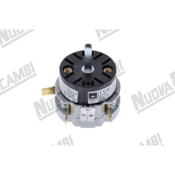 Головний перемикач 0-1 "BREMAS CA0206872V" 16A - 690В - штифт 5x5мм для CIMBALI M20/ 22/ 27/ 28/ 30/ 31/ 32